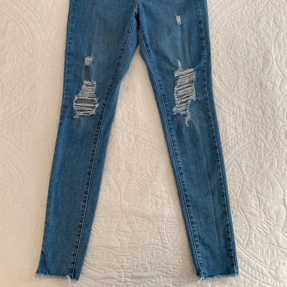 Levi's High Rise Super Skinny Jean - Picture 2 of 5